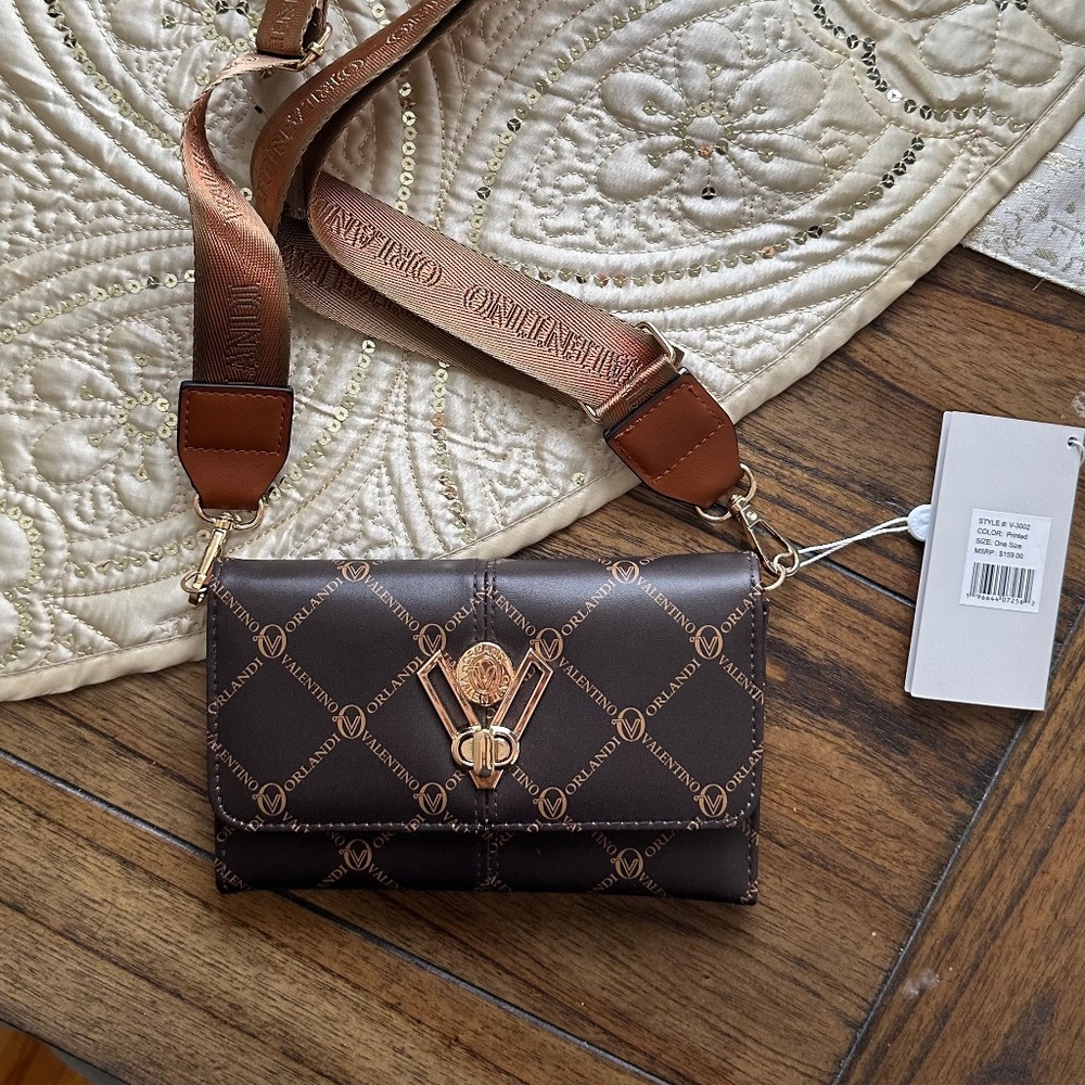 Valentino Orlando Wallet on Chain, Crossbody